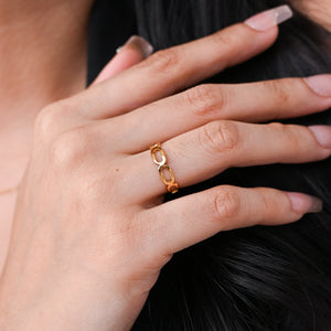 DAINTY LINK GOLD RING